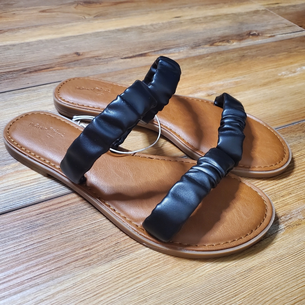 Universal Thread Sandals Womens 8.5 Black NEW